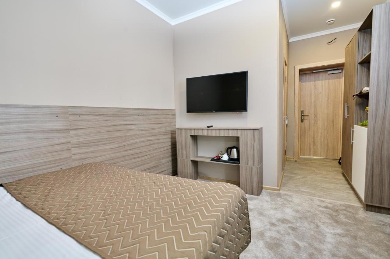 Victoria Hotel Uralsk Dış mekan fotoğraf