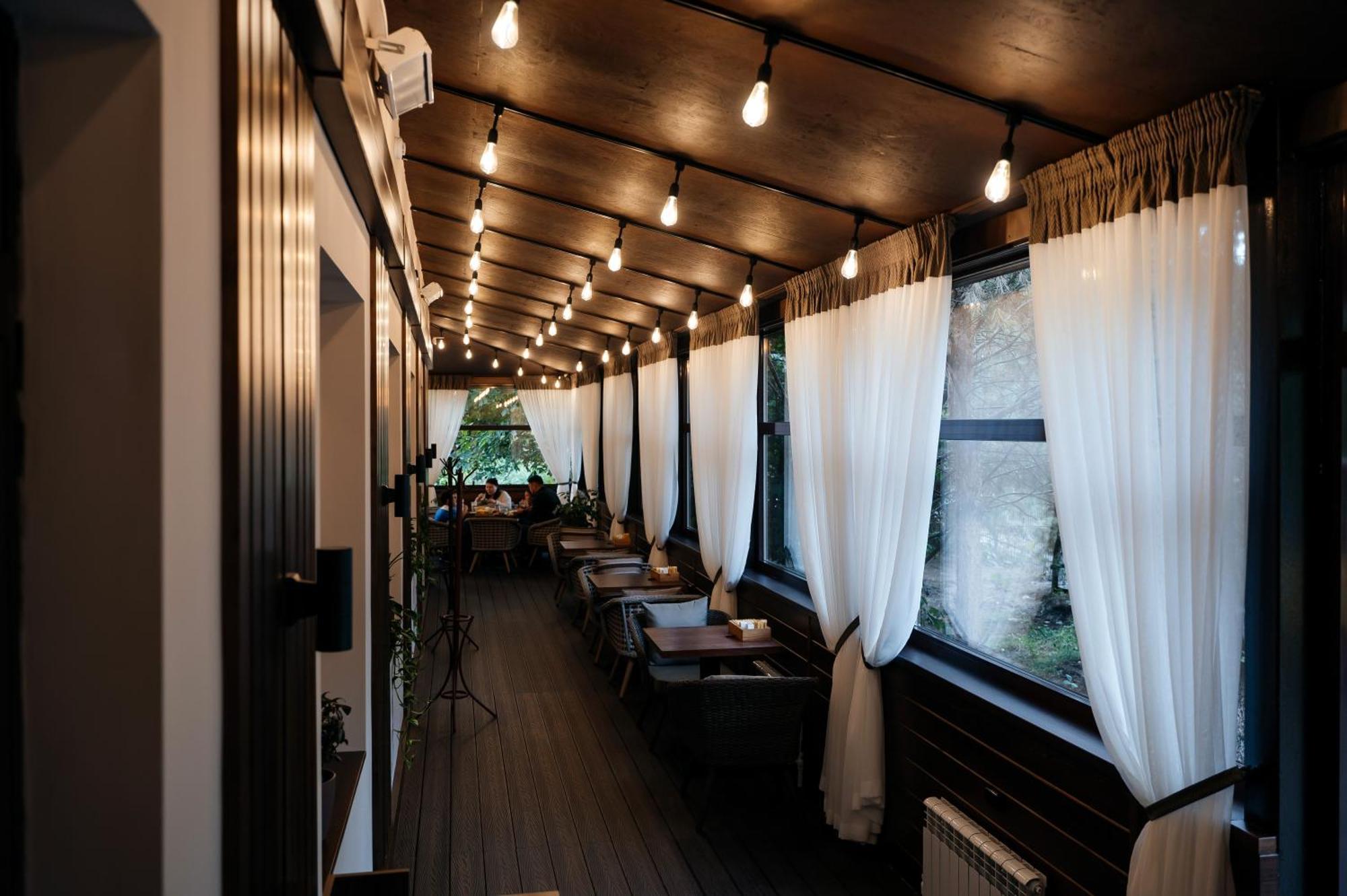 Victoria Hotel Uralsk Dış mekan fotoğraf