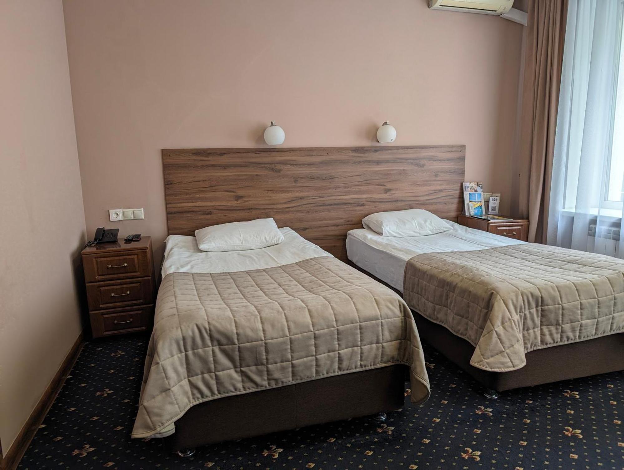 Victoria Hotel Uralsk Dış mekan fotoğraf