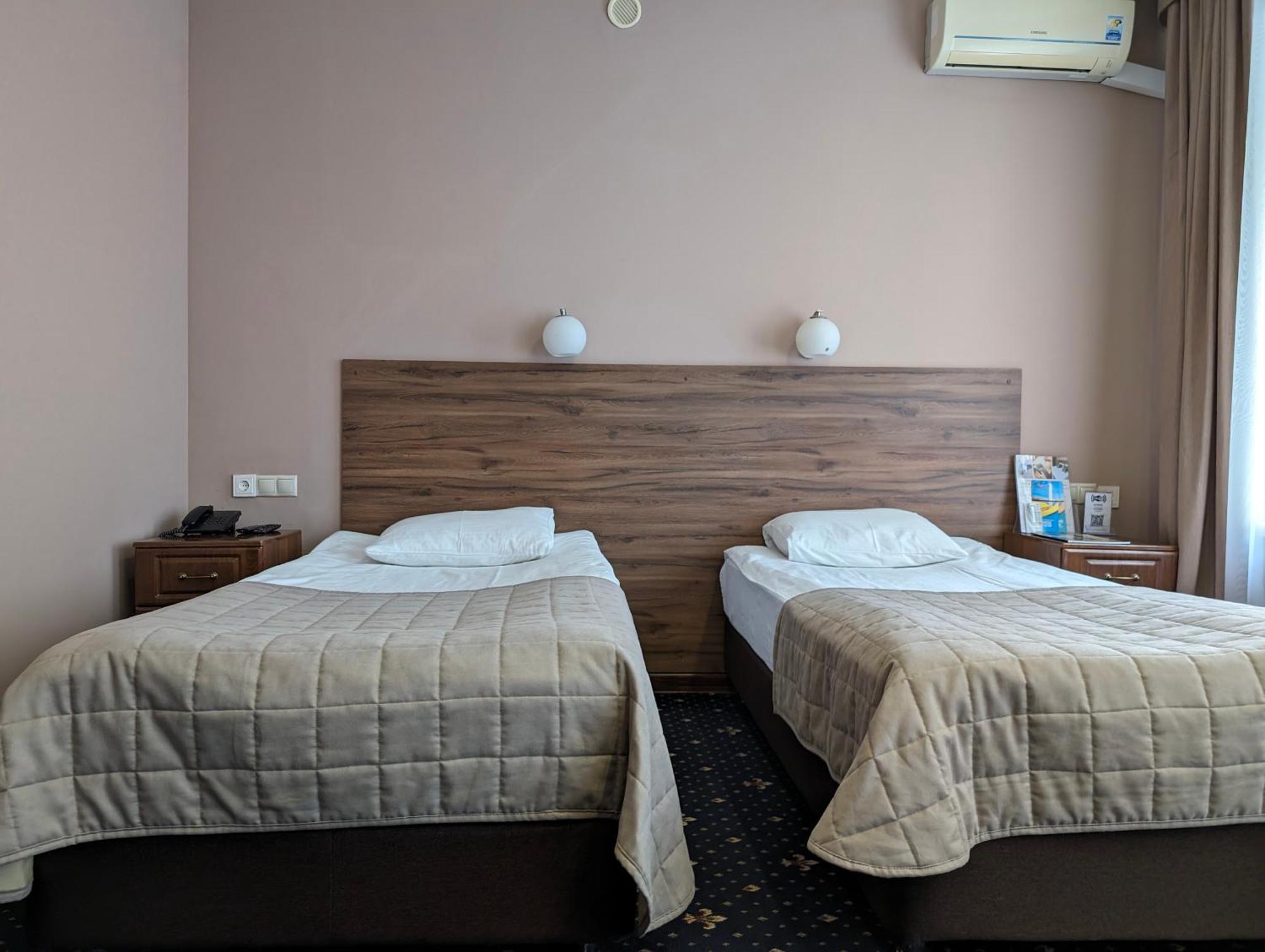 Victoria Hotel Uralsk Dış mekan fotoğraf