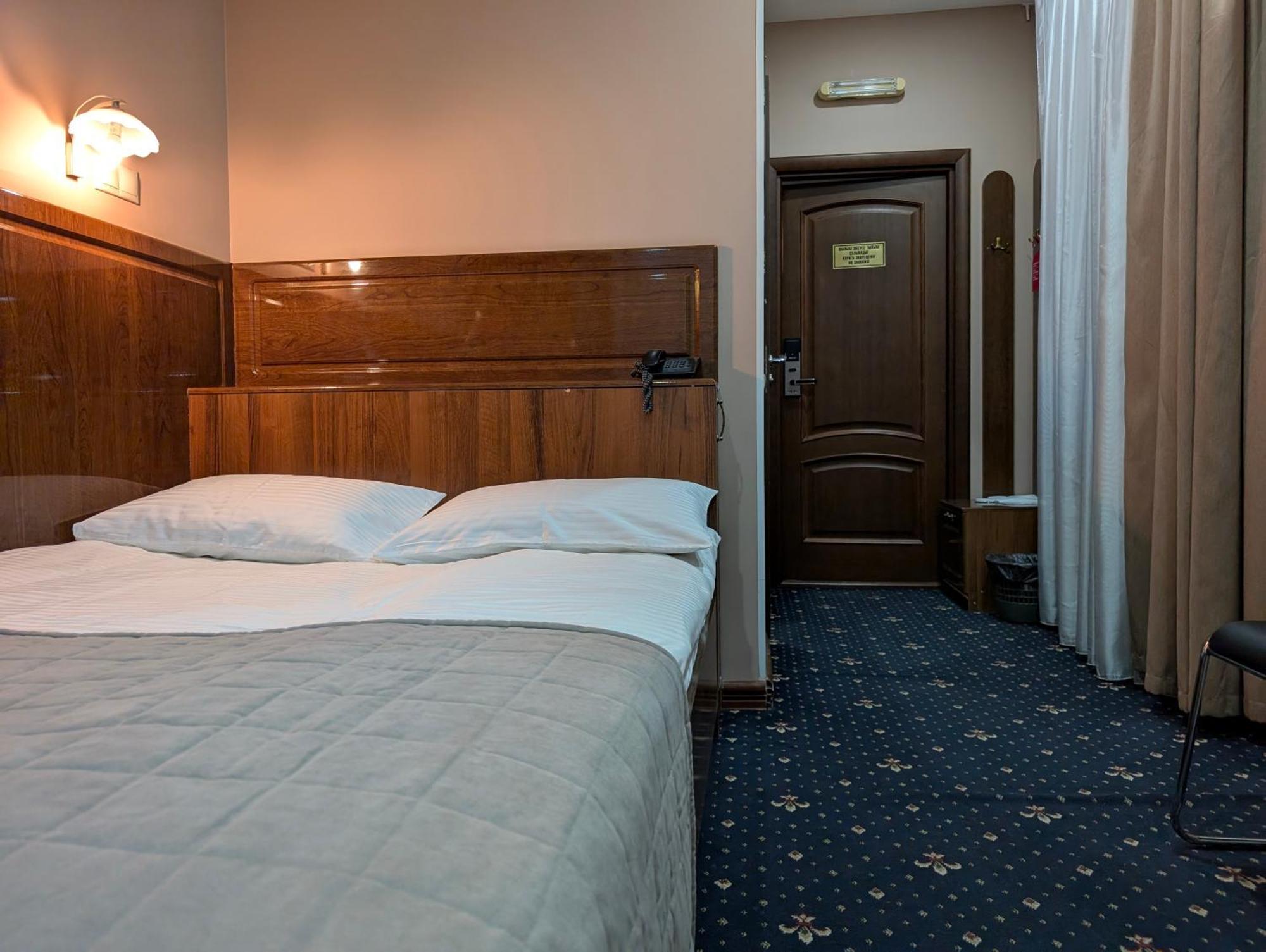 Victoria Hotel Uralsk Dış mekan fotoğraf