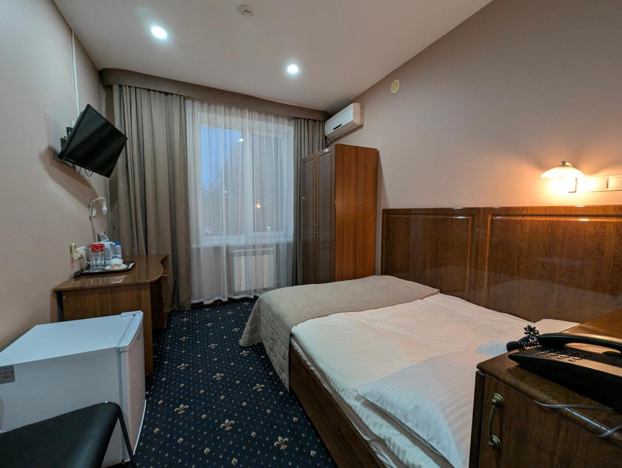 Victoria Hotel Uralsk Dış mekan fotoğraf